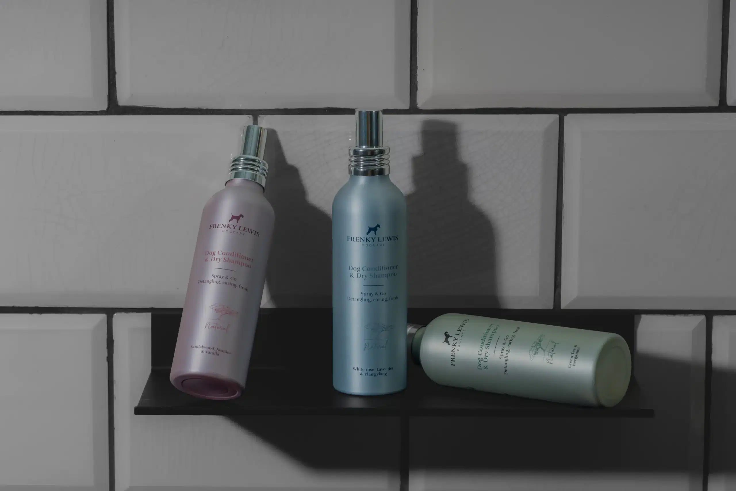 Frenky Lewis Coat Spray
